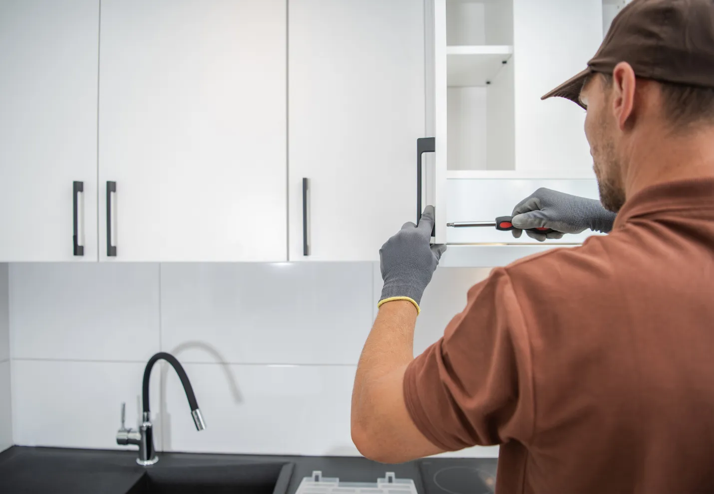 Kitchen remodeling contractor Dallas modern cabinet installation